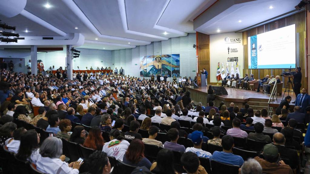  Inauguran en Nuevo León foro sobre uso de dispositivos digitales en escuelas